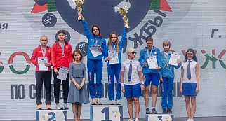 Белоруски Александра Ляшенко и Мира Бурая - лучшие в эстафете у девушек до 17 лет