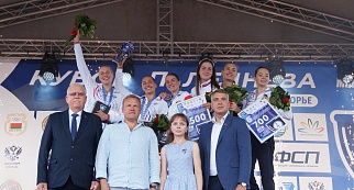 Амина Тагирова - победитель III Этапа Кубка Леднева. Белоруска Виолетта Гуреева завоевала бронзовую медаль.