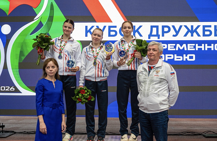 Виктория Соколова,  Алёна Деренчук, Ева Стрелкова - все места на пьедестале в личном зачете Кубка ДРУЖБЫ среди девушек до 17 лет - у представительниц России, в командном зачете белоруски стали третьими  